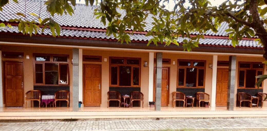 Ahlen Pangandaran Hotel Exterior foto